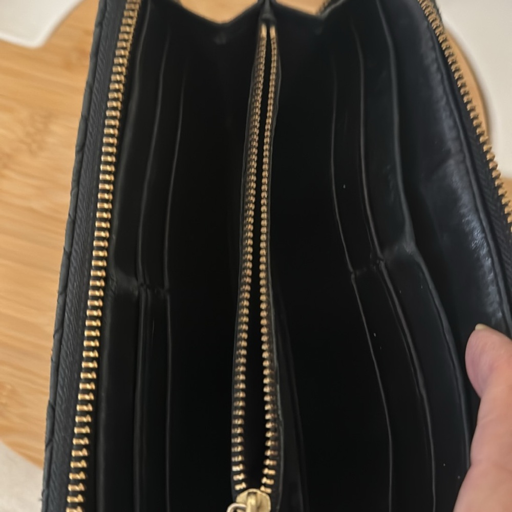 gently used Tory Burch continental leather zip wallet - Picture 3 of 3